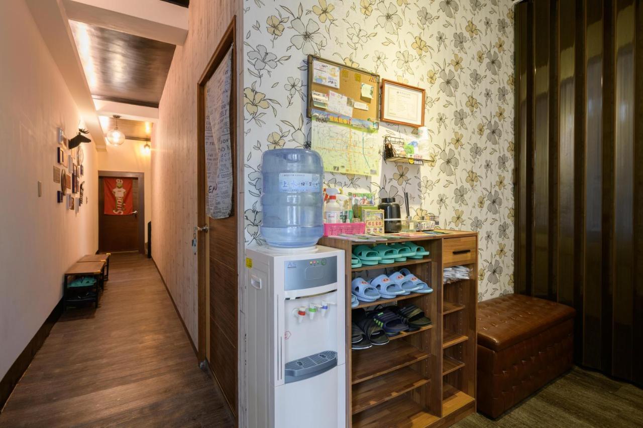 羅東夜市 小宅一生民宿 Night Market Small House Lifetime Hotel Luodong Dış mekan fotoğraf