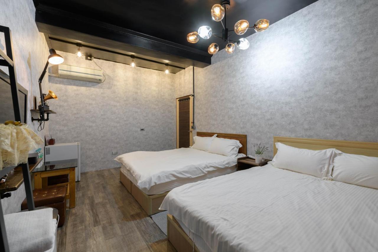 羅東夜市 小宅一生民宿 Night Market Small House Lifetime Hotel Luodong Dış mekan fotoğraf