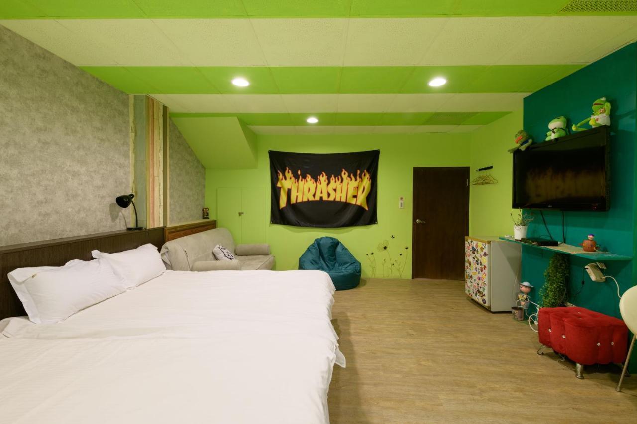 羅東夜市 小宅一生民宿 Night Market Small House Lifetime Hotel Luodong Dış mekan fotoğraf