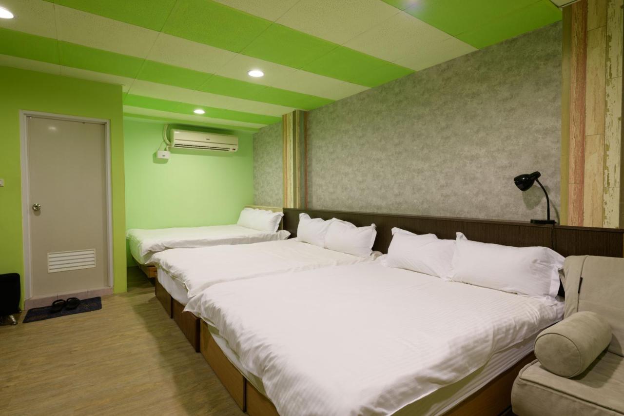羅東夜市 小宅一生民宿 Night Market Small House Lifetime Hotel Luodong Dış mekan fotoğraf