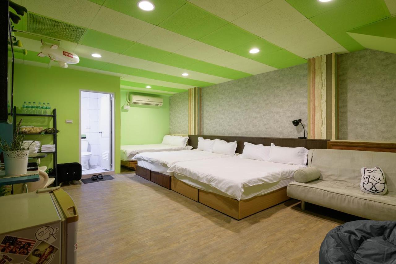 羅東夜市 小宅一生民宿 Night Market Small House Lifetime Hotel Luodong Dış mekan fotoğraf
