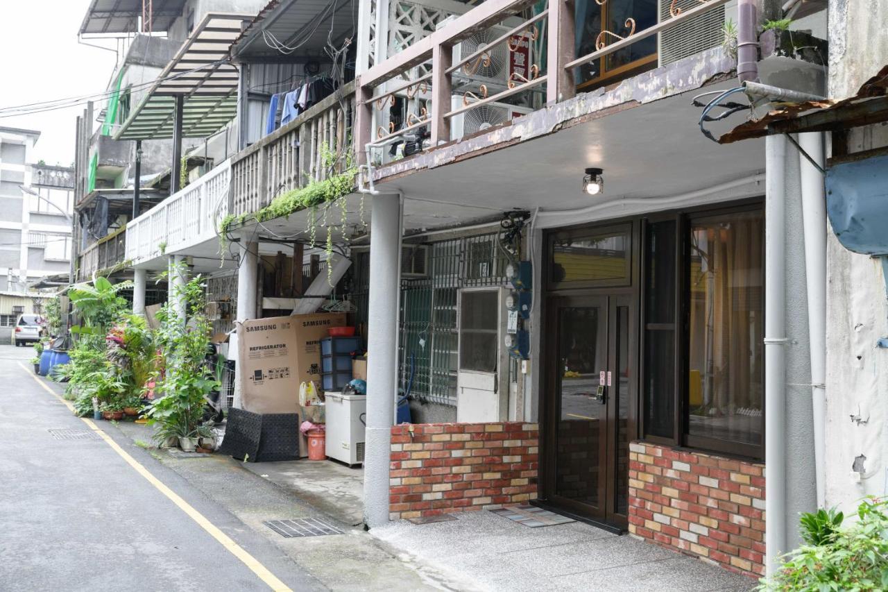 羅東夜市 小宅一生民宿 Night Market Small House Lifetime Hotel Luodong Dış mekan fotoğraf