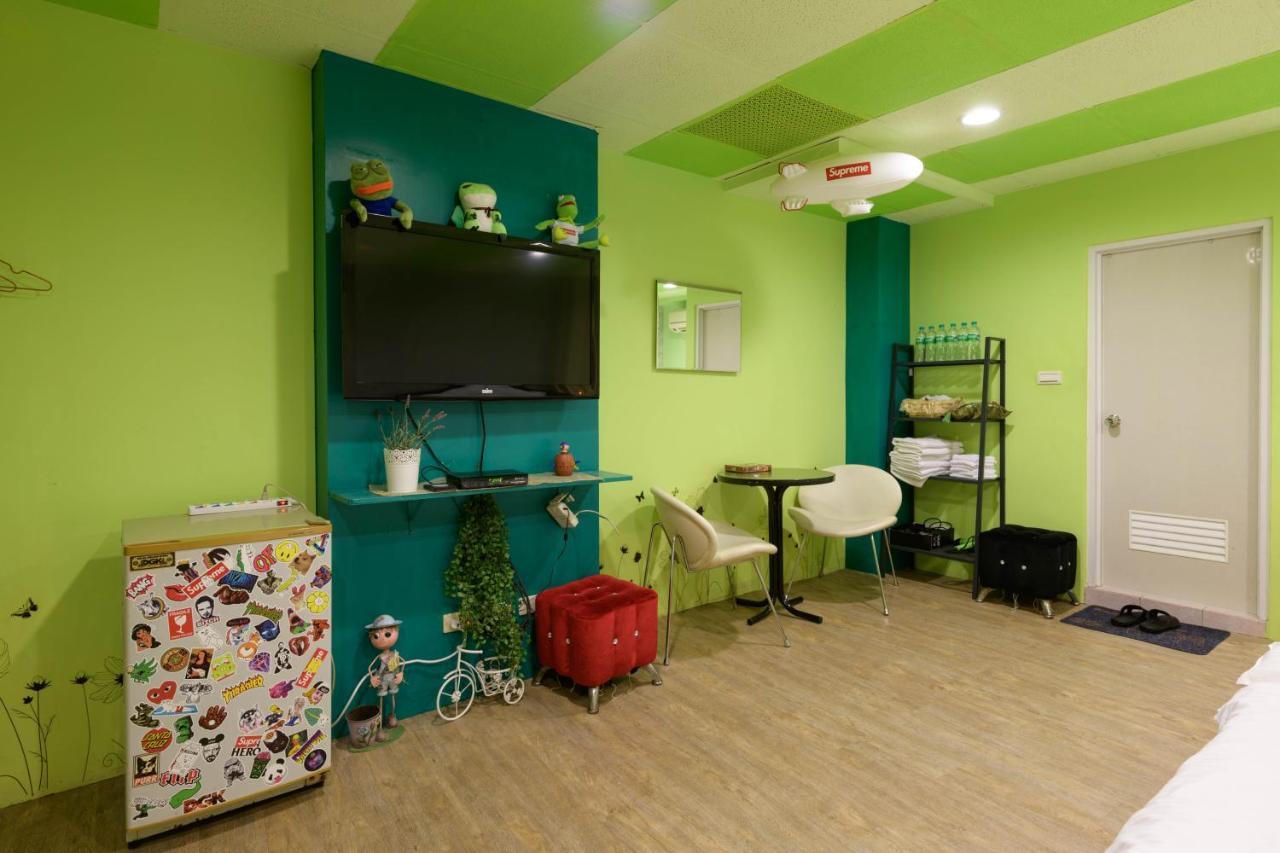 羅東夜市 小宅一生民宿 Night Market Small House Lifetime Hotel Luodong Dış mekan fotoğraf